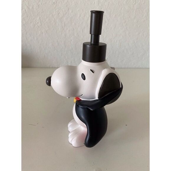 Peanuts Snoopy Halloween Vampire Dracula Costume Resin Soap Lotion Dispenser NEW - Picture 4 of 11